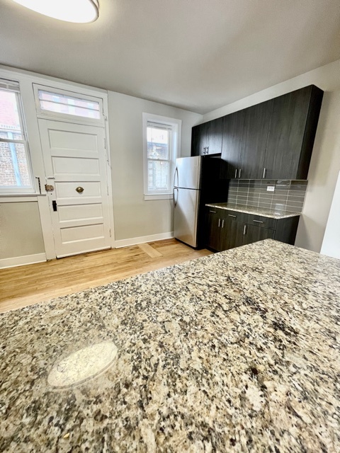 4450 N Winchester Avenue Unit: 3