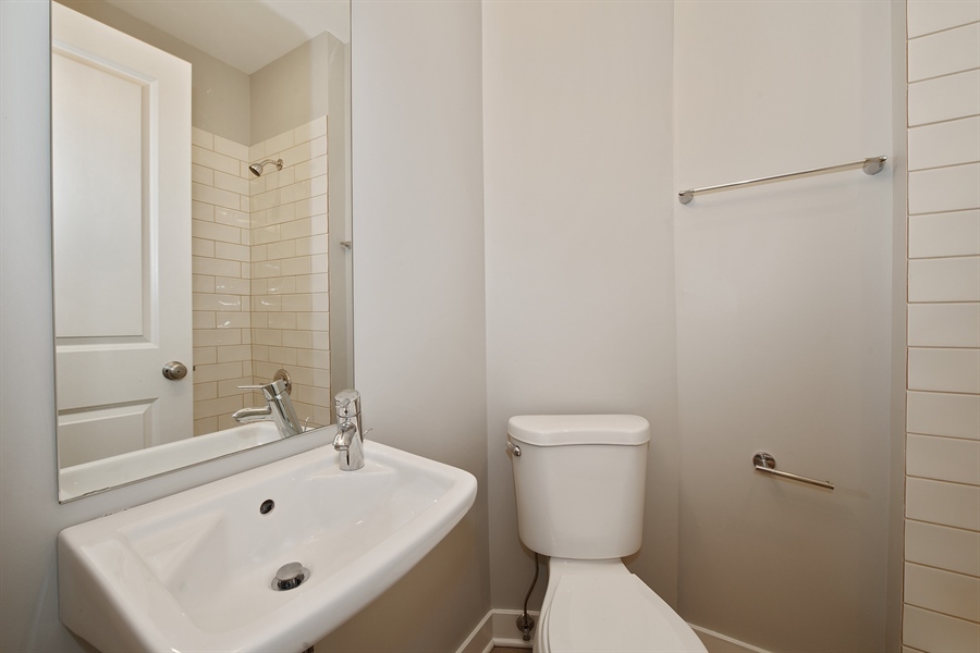 751 W Buckingham Place Unit: 2