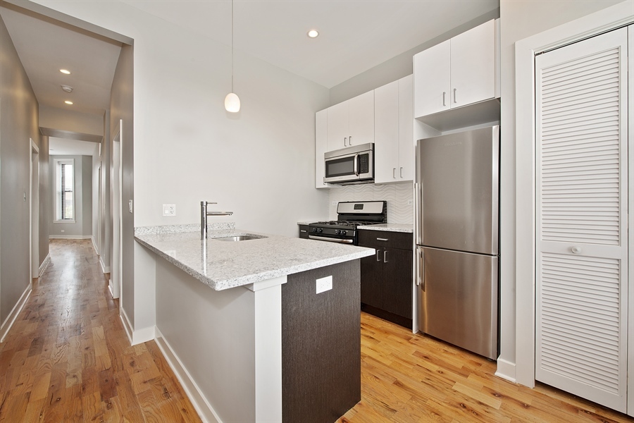 751 W Buckingham Place Unit: 2