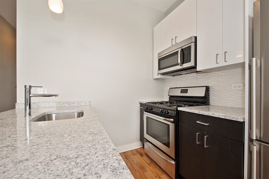 751 W Buckingham Place Unit: 2