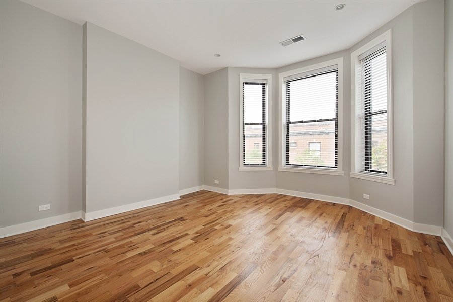 751 W Buckingham Place Unit: 2