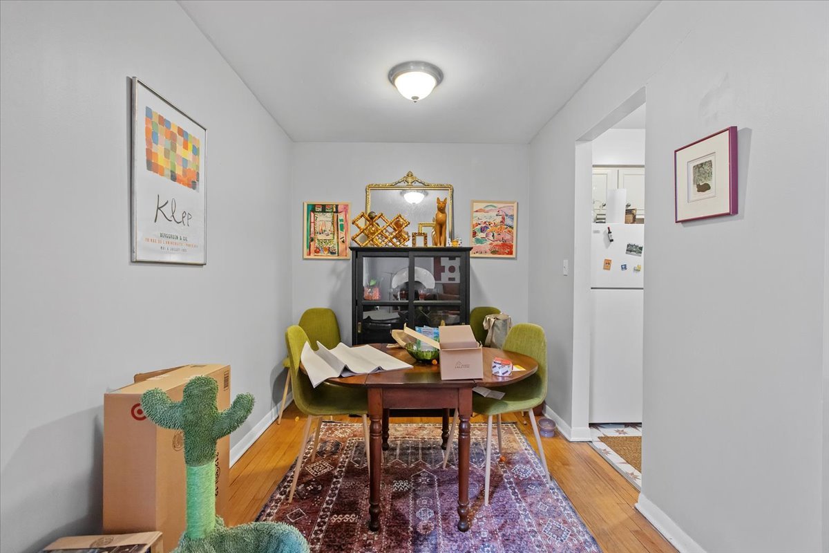 541 W OAKDALE Avenue Unit: 309