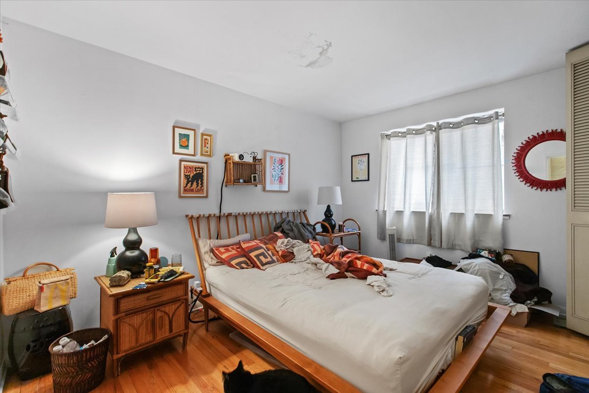 541 W OAKDALE Avenue Unit: 309