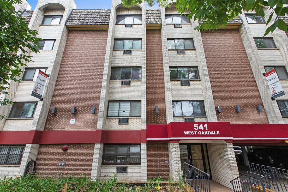 541 W OAKDALE Avenue Unit: 309