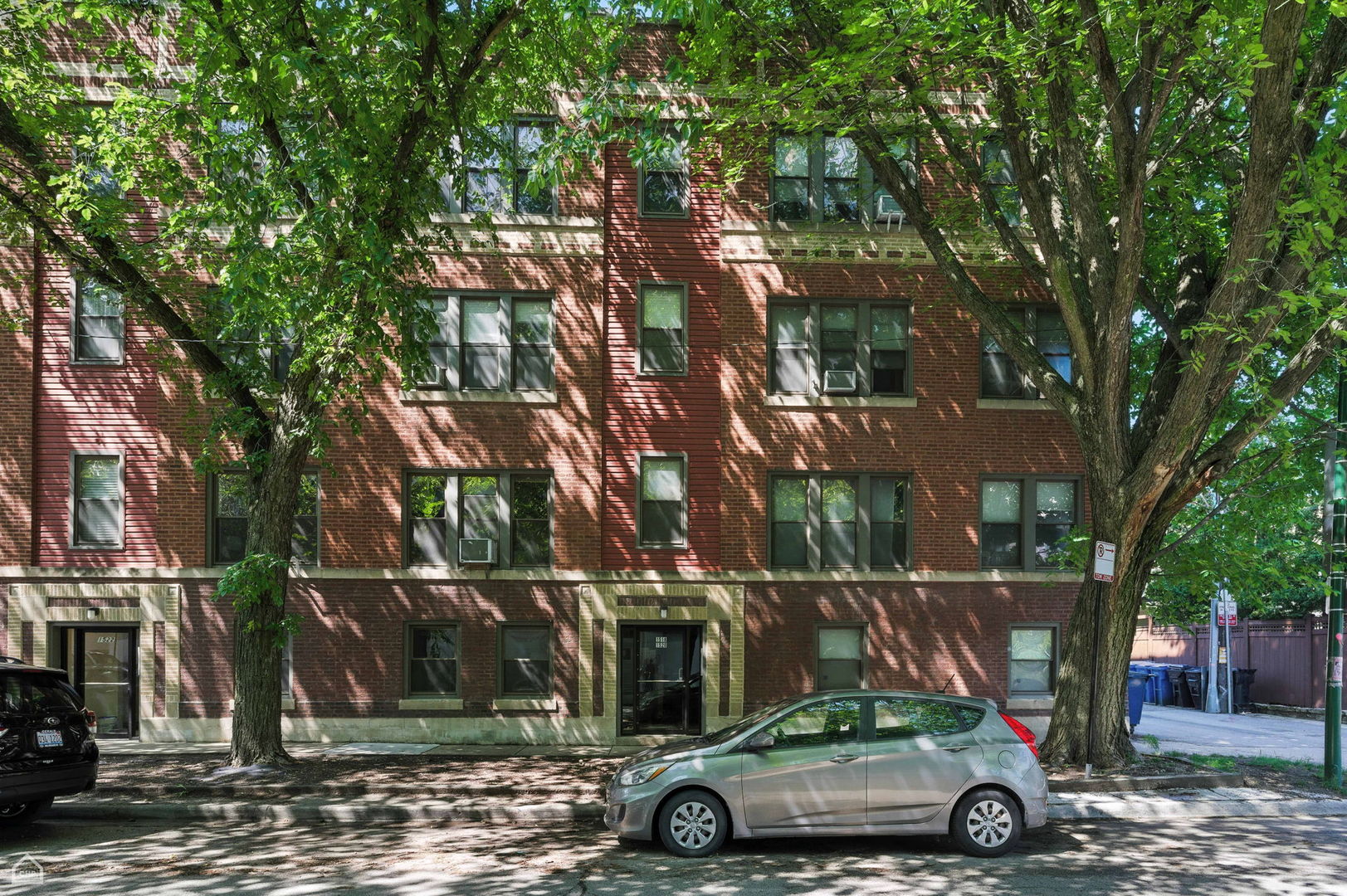 1520 W Belle Plaine Avenue Unit: 2