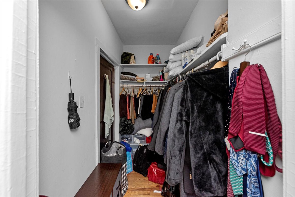 3449 N Elaine Place Unit: 104