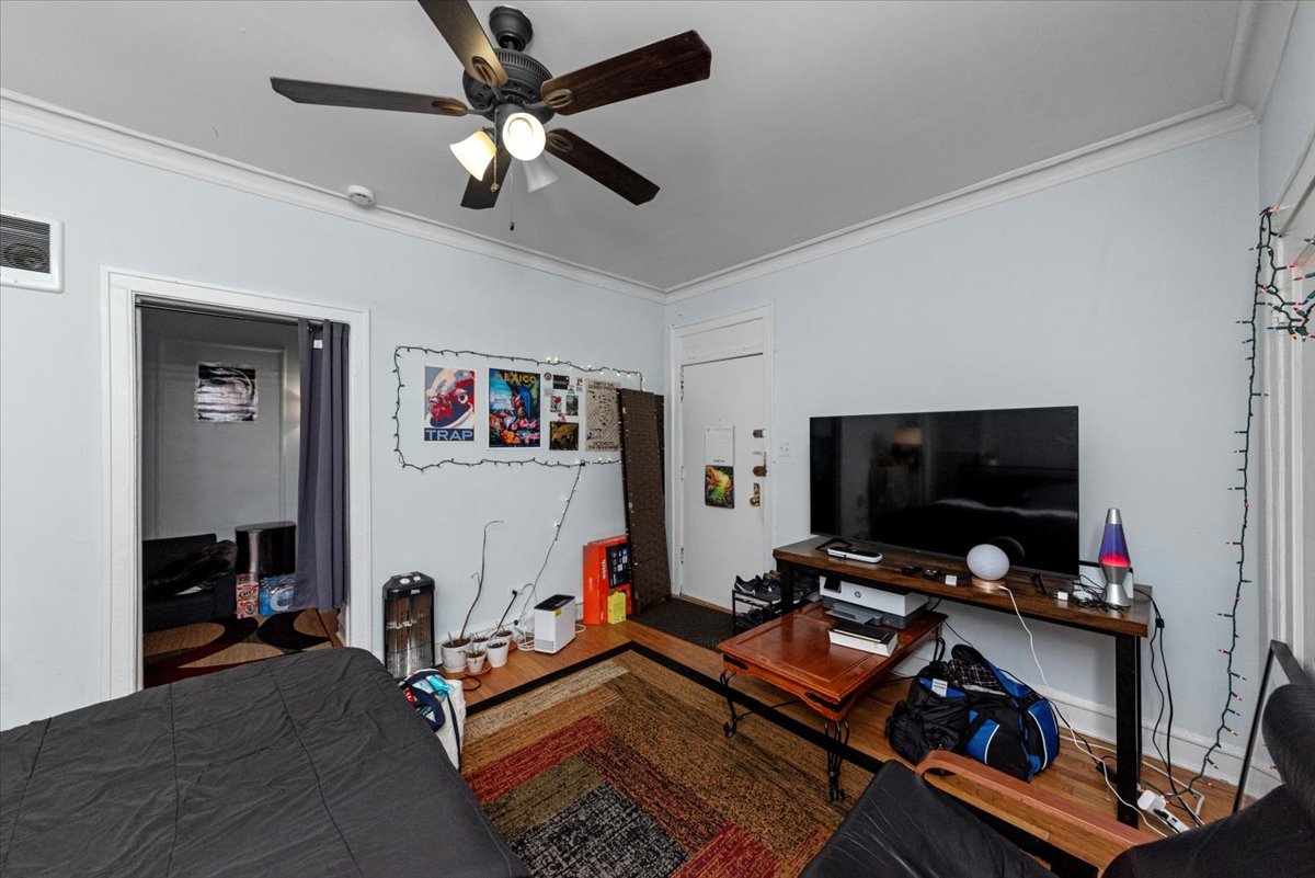 3449 N Elaine Place Unit: 104