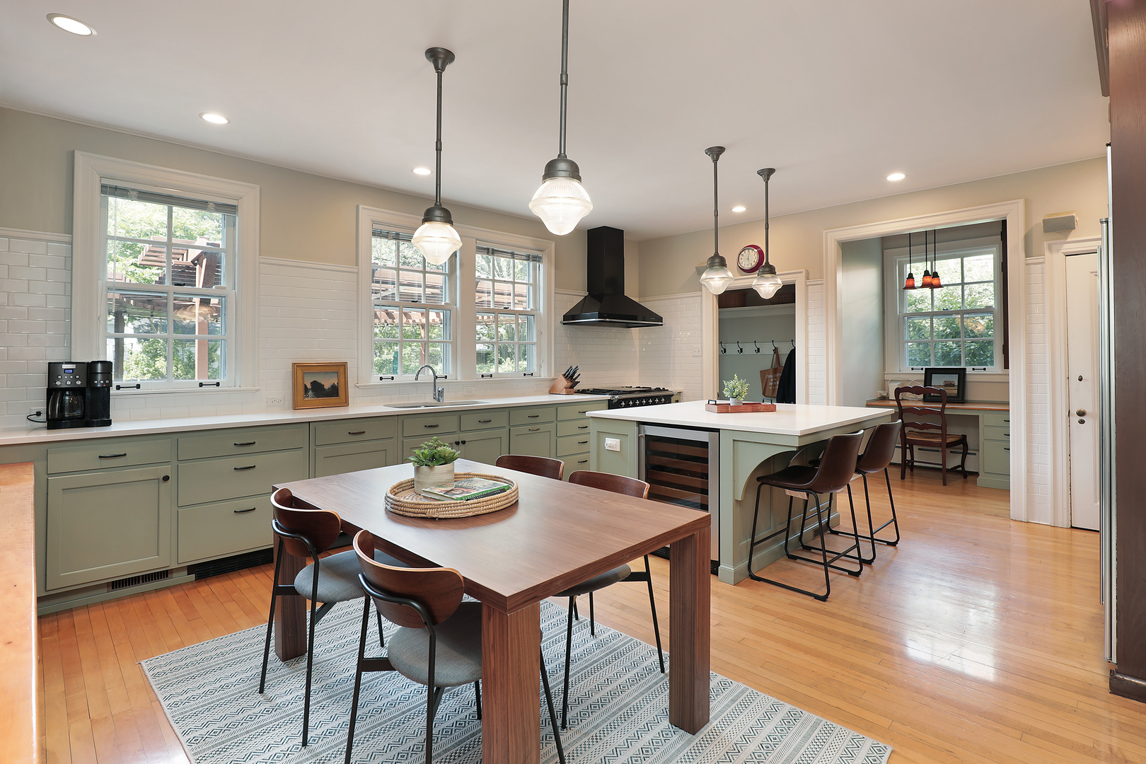 2252 Orrington Avenue