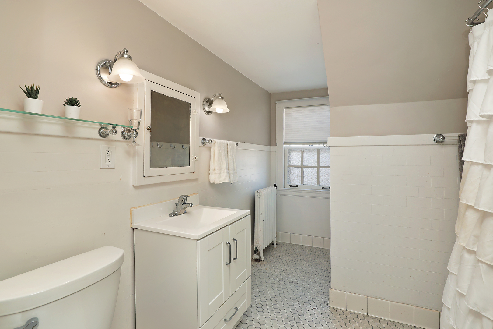 2252 Orrington Avenue