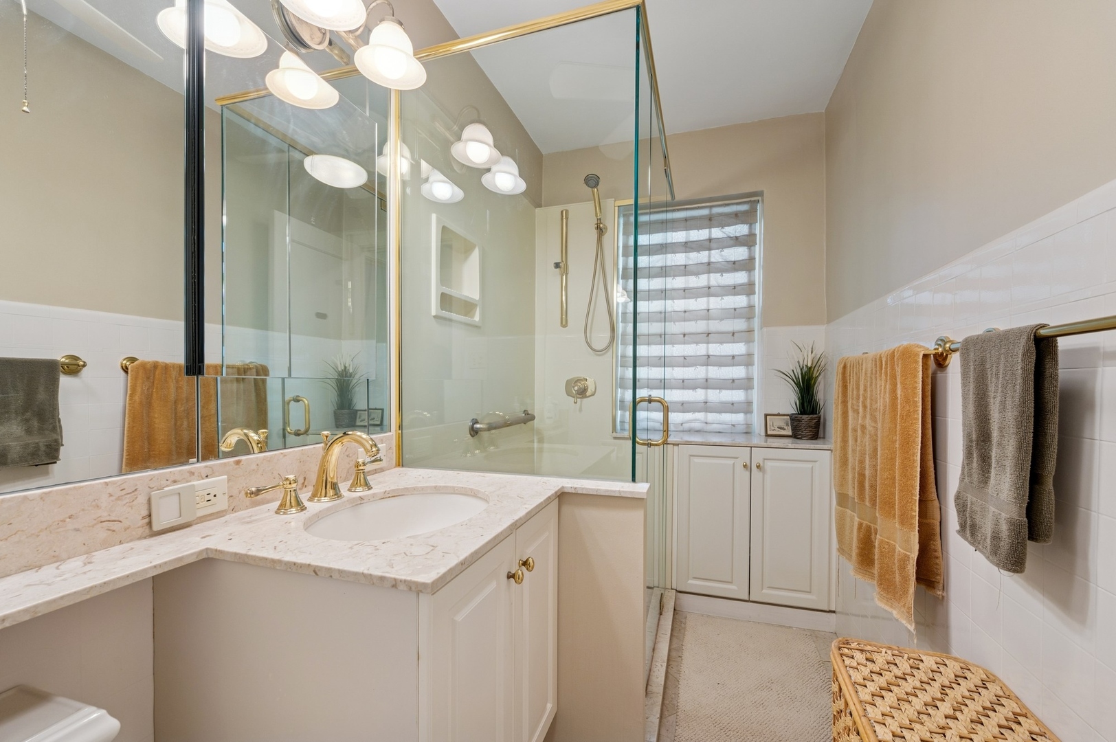 1907 Lincoln Street Unit: 1B