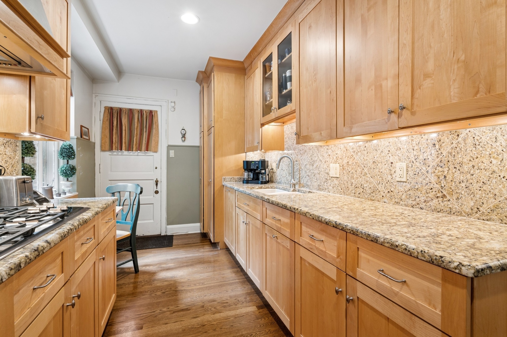 1907 Lincoln Street Unit: 1B