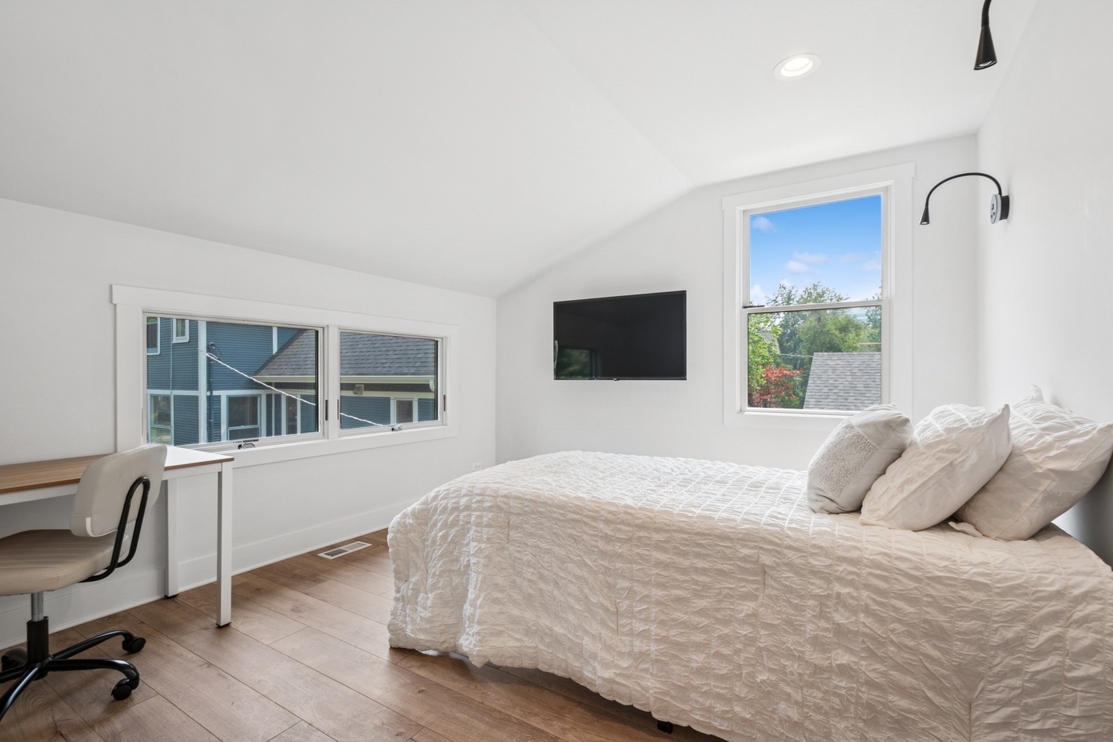 2034 Maple Avenue Unit: 3