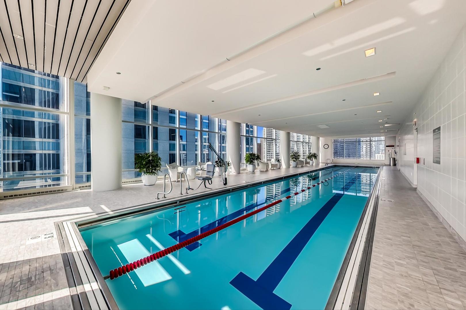 340 E RANDOLPH Street Unit: 1002