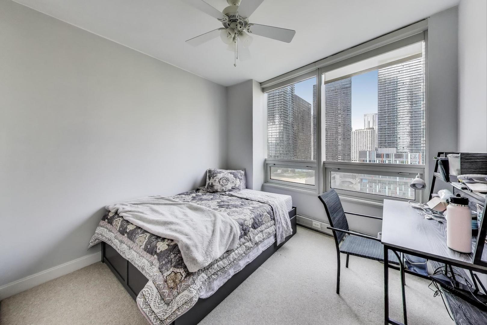 340 E RANDOLPH Street Unit: 1002