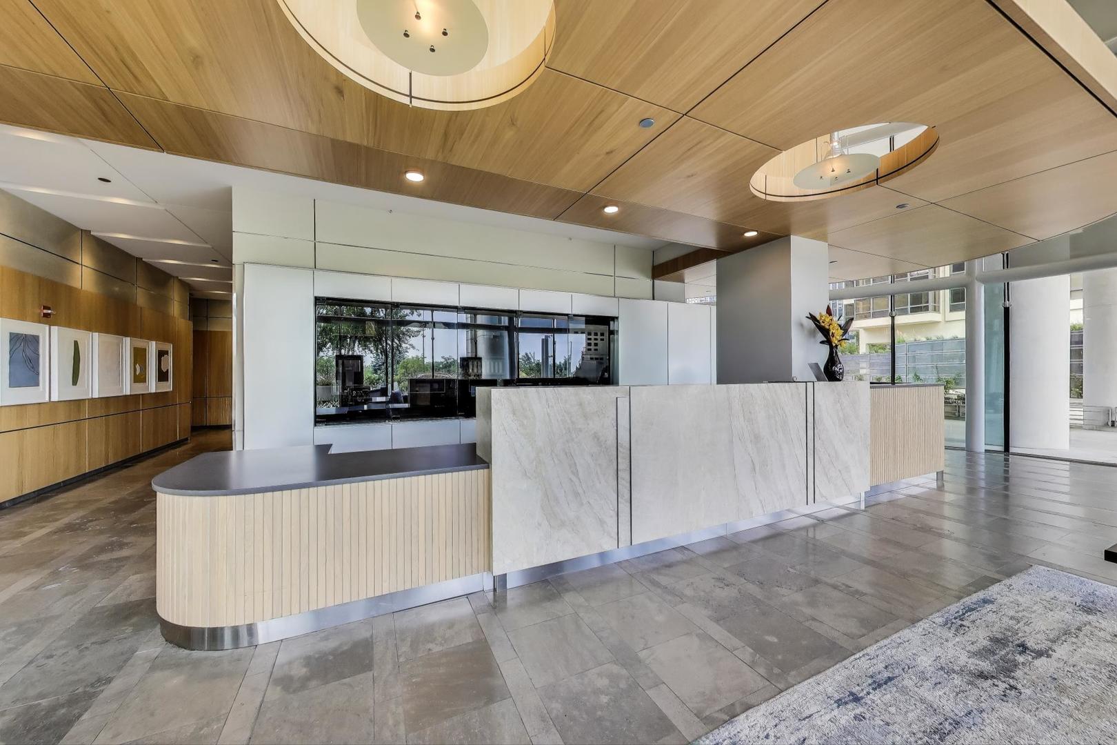 340 E RANDOLPH Street Unit: 1002