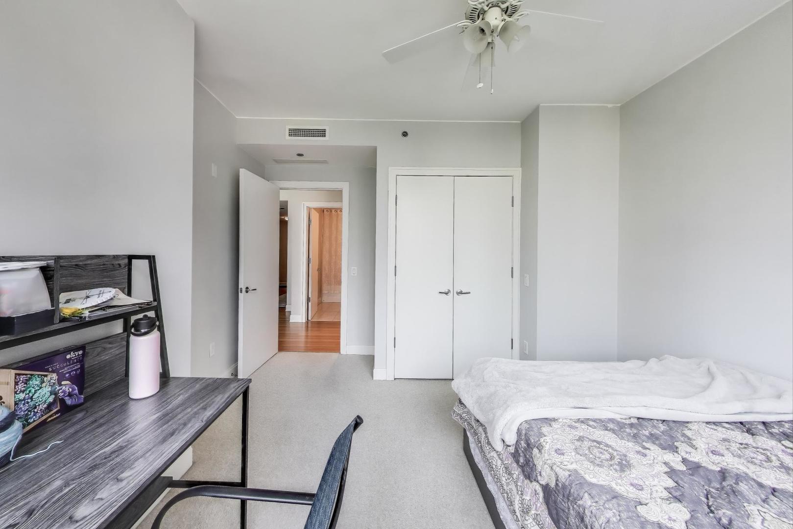 340 E RANDOLPH Street Unit: 1002