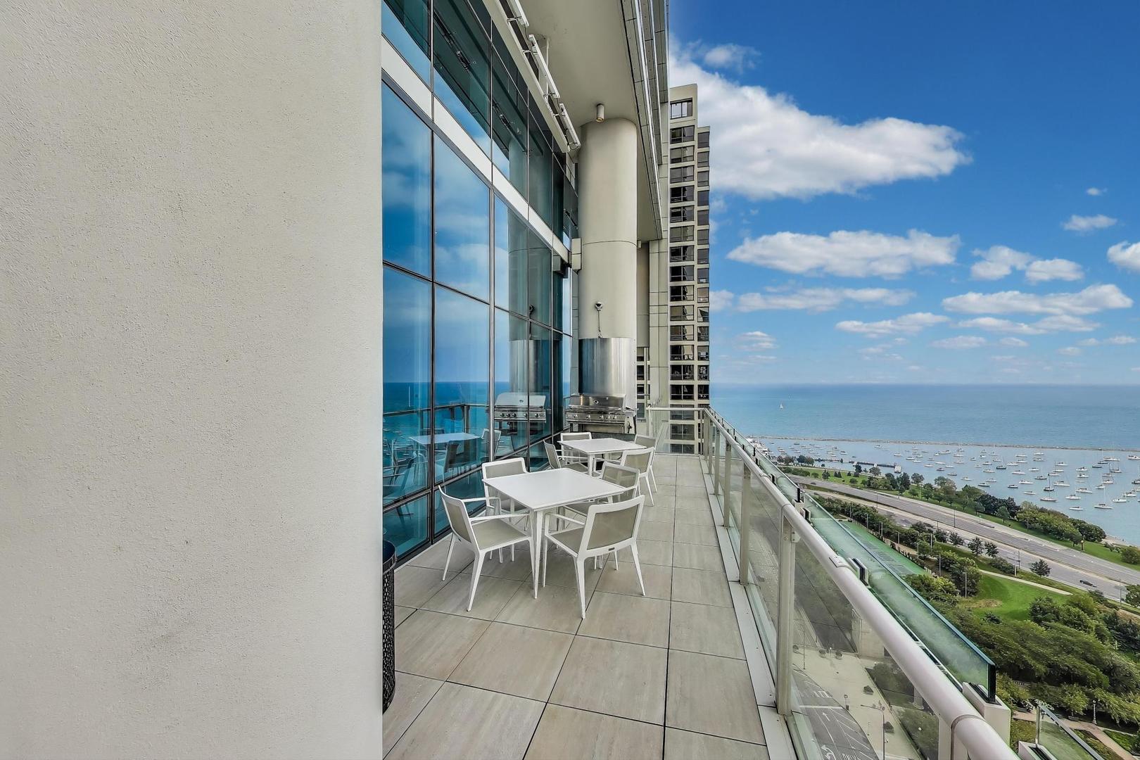 340 E RANDOLPH Street Unit: 1002