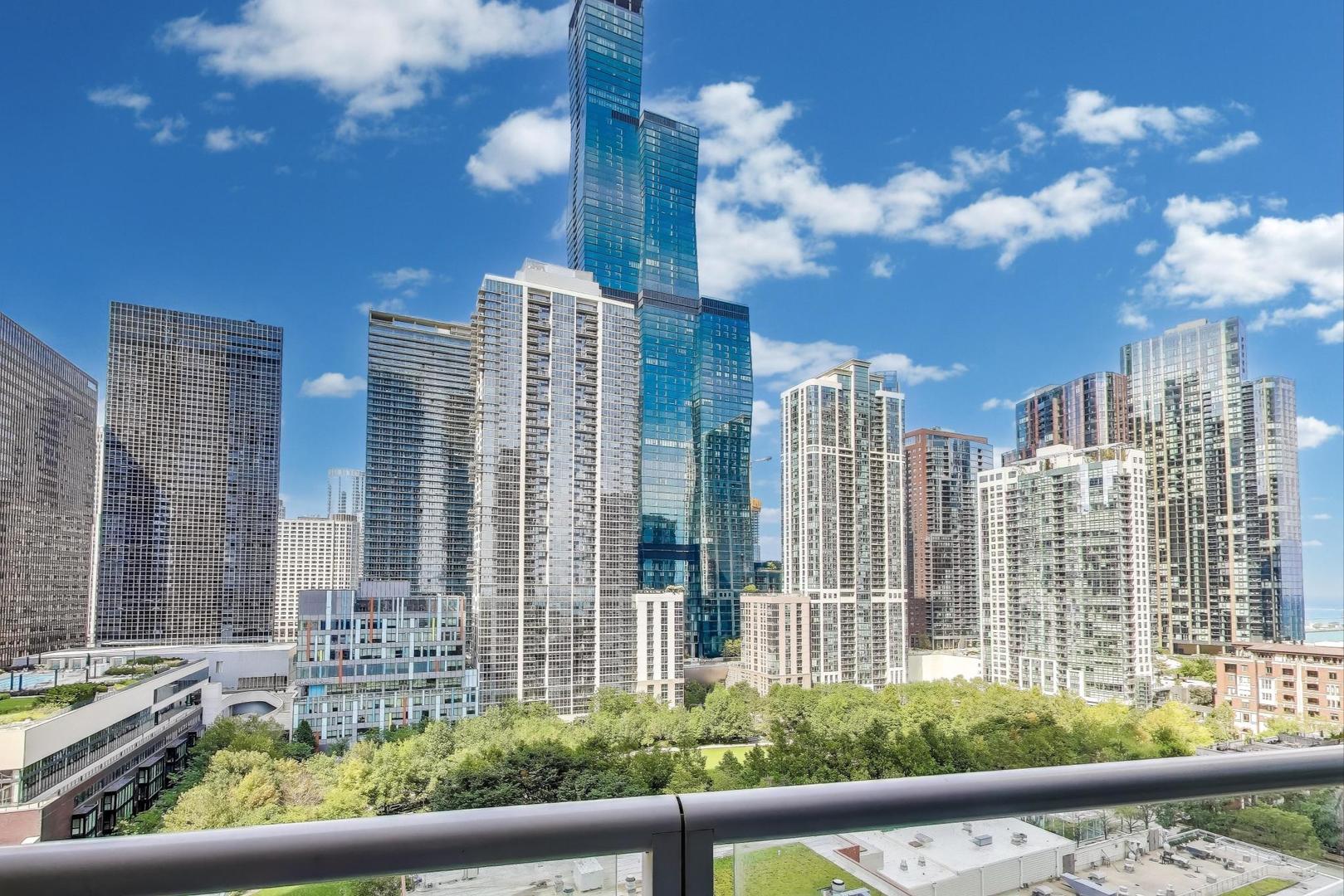 340 E RANDOLPH Street Unit: 1002