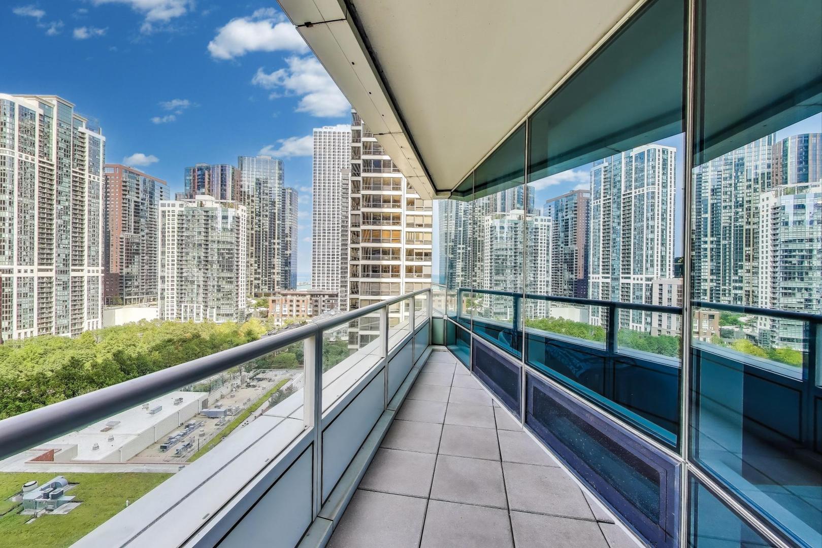 340 E RANDOLPH Street Unit: 1002