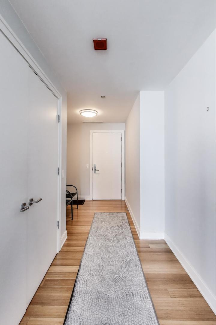 340 E RANDOLPH Street Unit: 1002