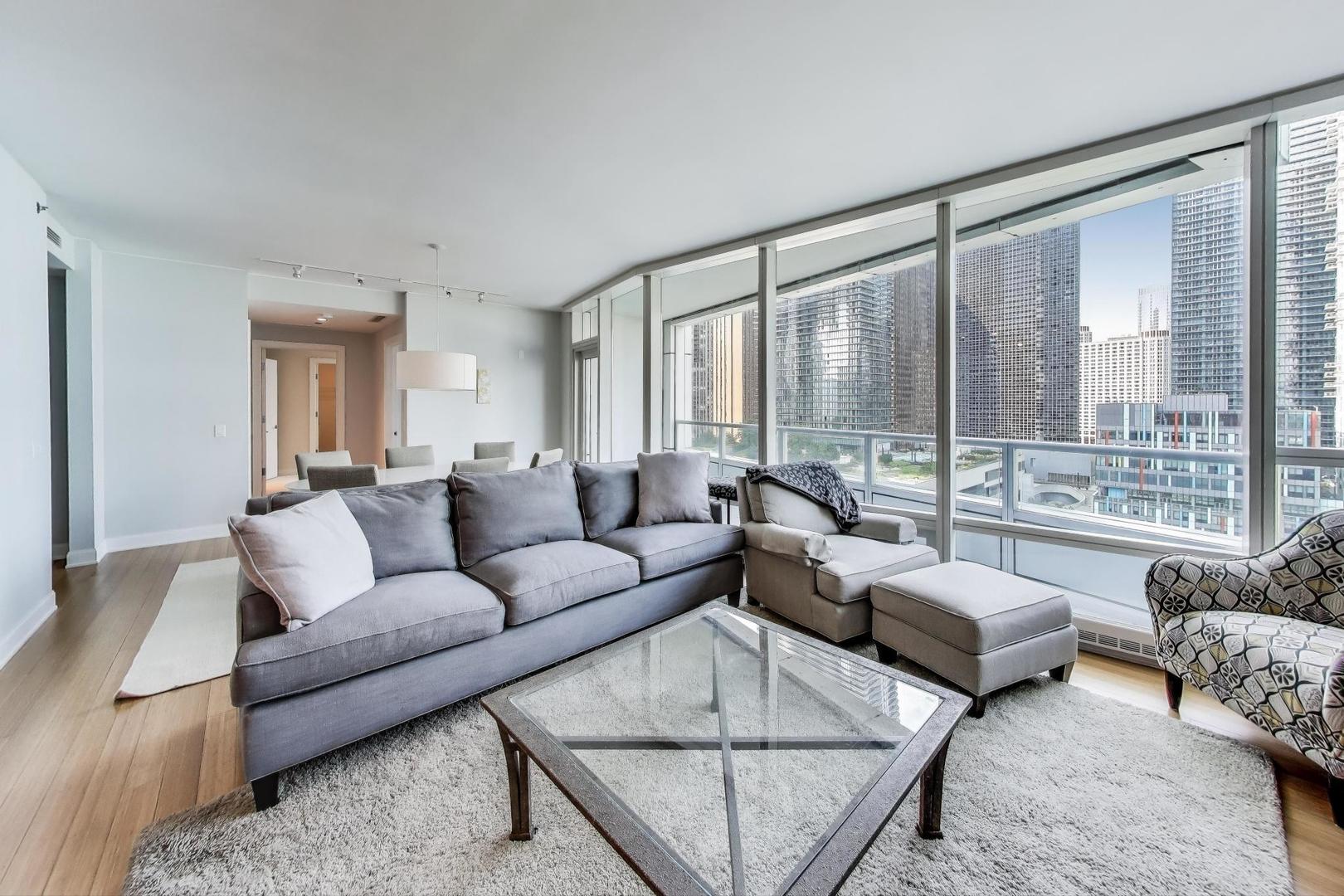 340 E RANDOLPH Street Unit: 1002