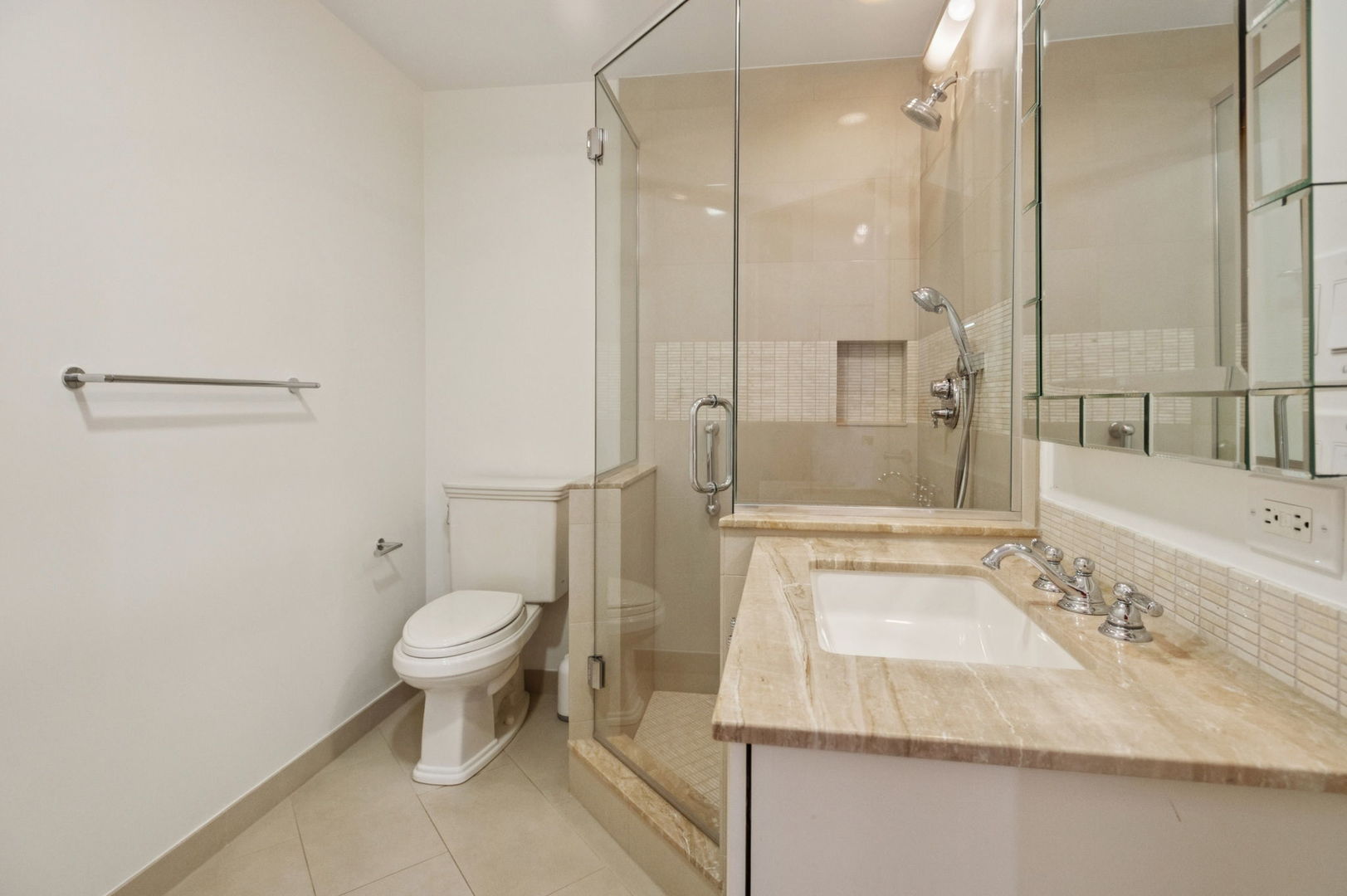 416 W Grant Place Unit: G