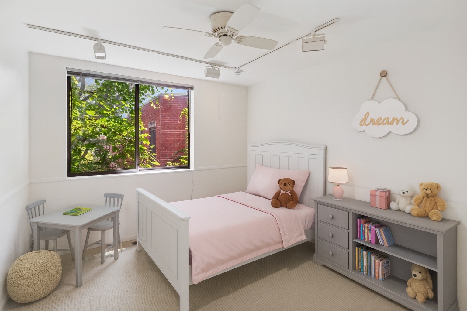 416 W Grant Place Unit: G