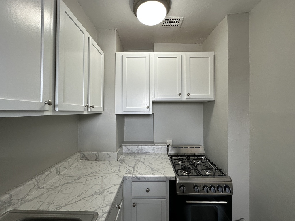 661 W Sheridan Road Unit: 601