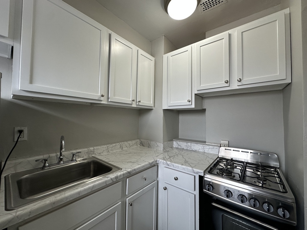 661 W Sheridan Road Unit: 601