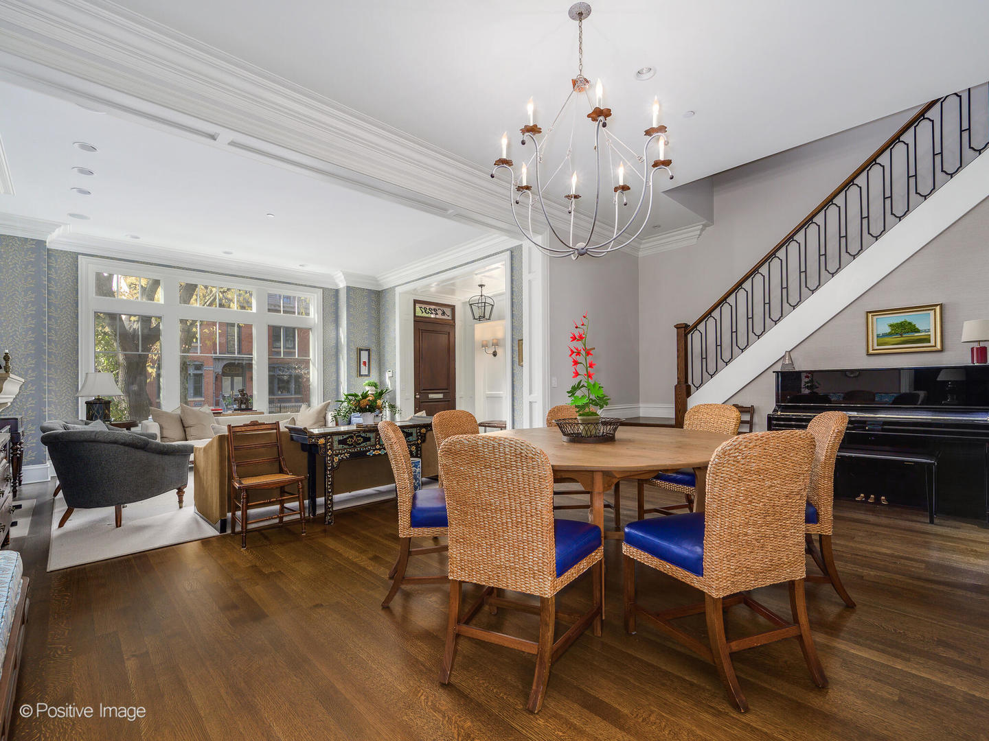 2237 N DAYTON Avenue