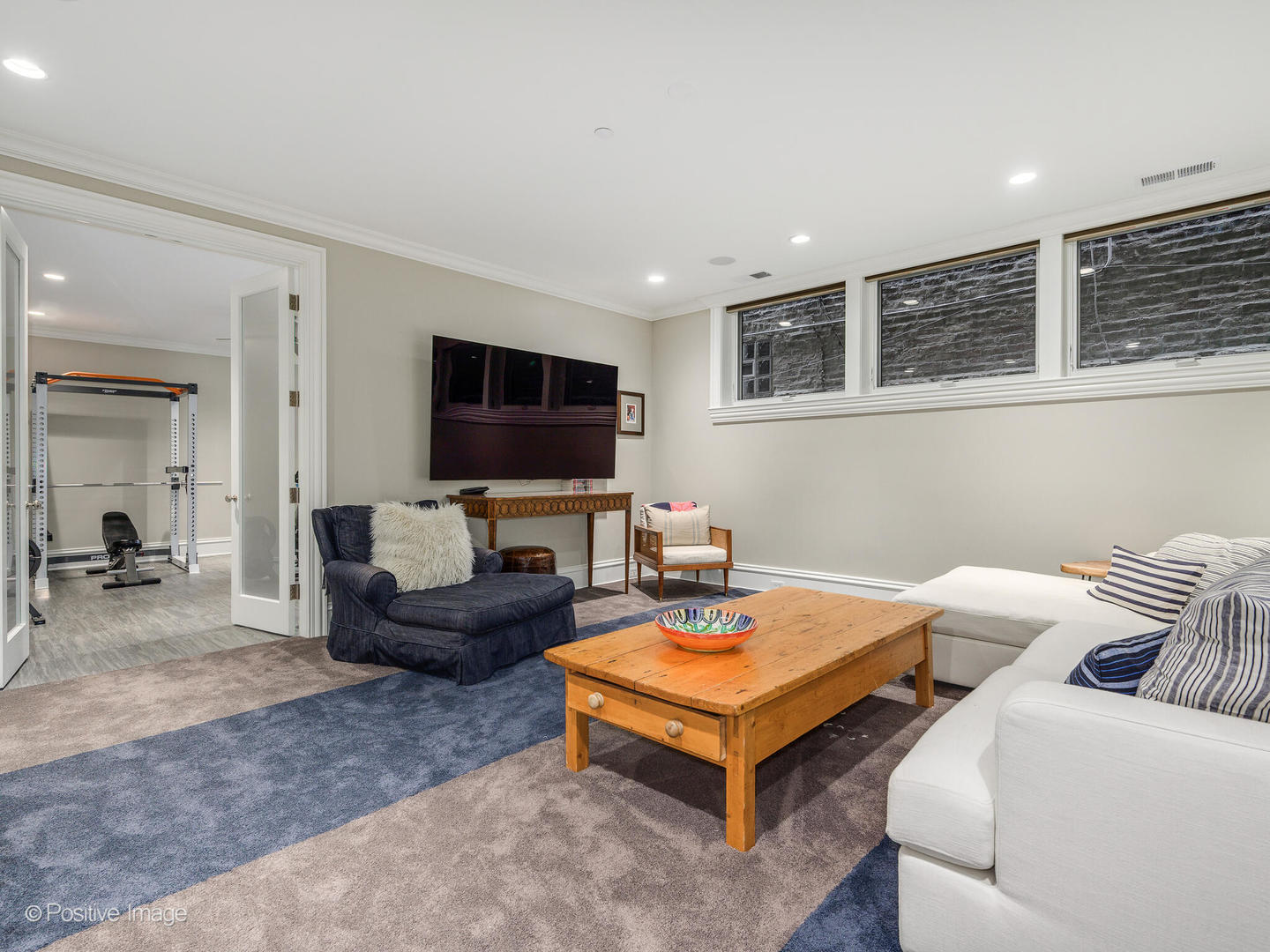 2237 N DAYTON Avenue