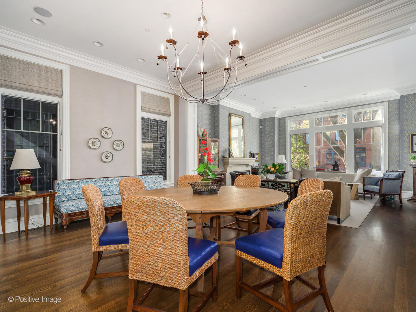 2237 N DAYTON Avenue