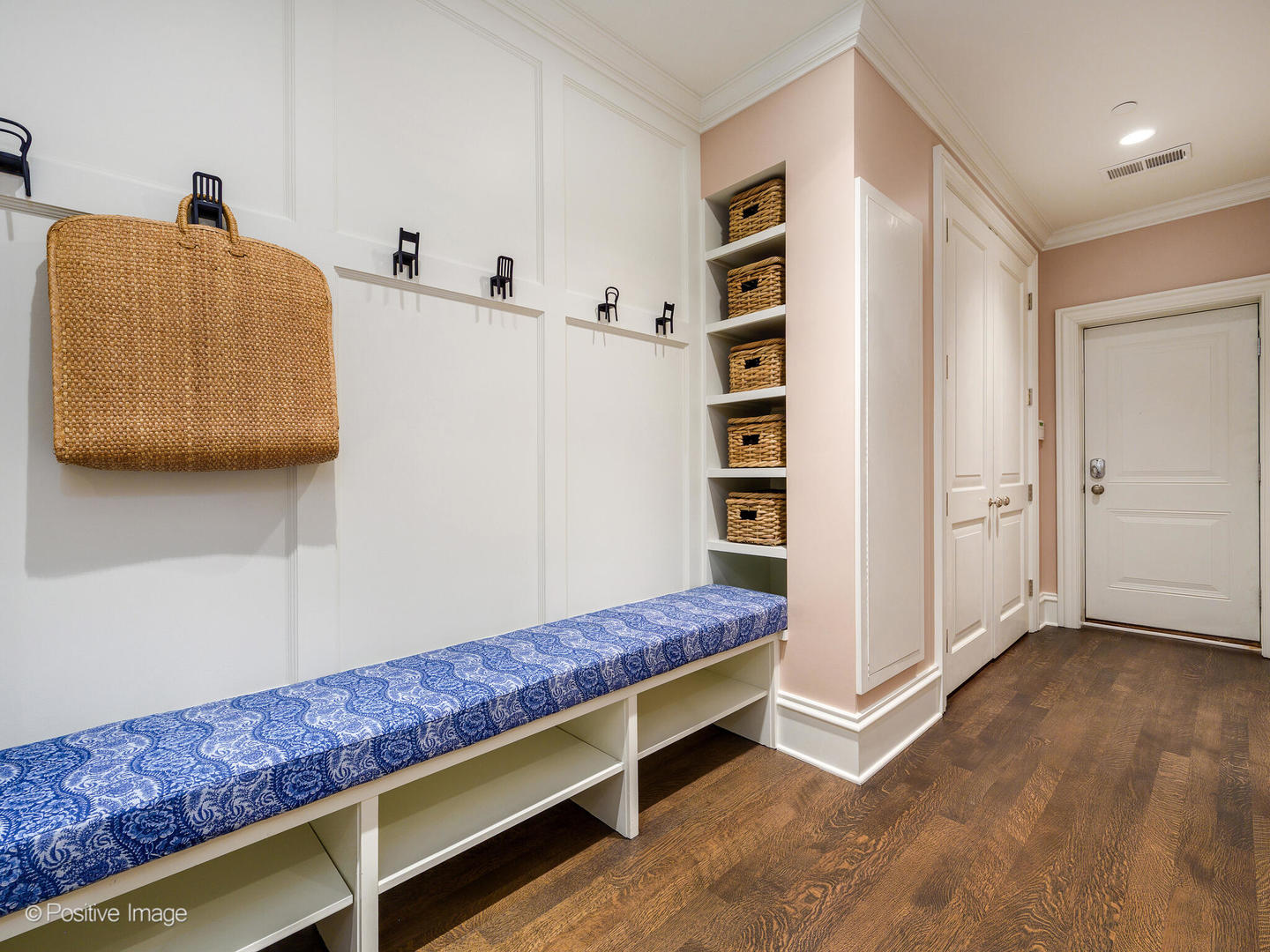 2237 N DAYTON Avenue