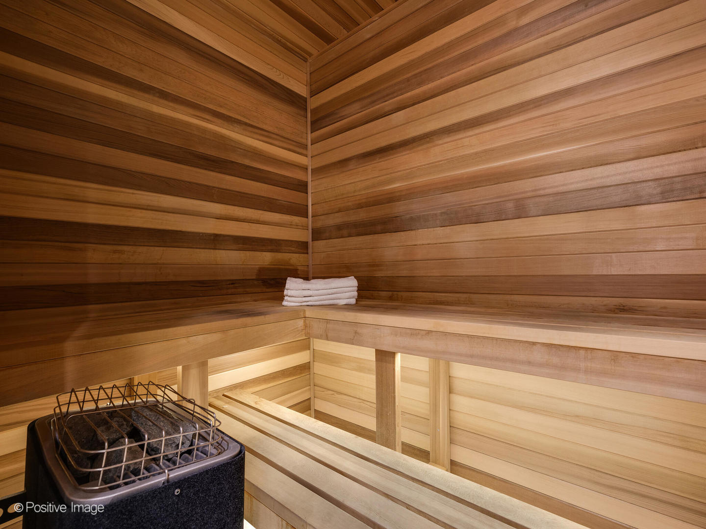 2237 N DAYTON Avenue