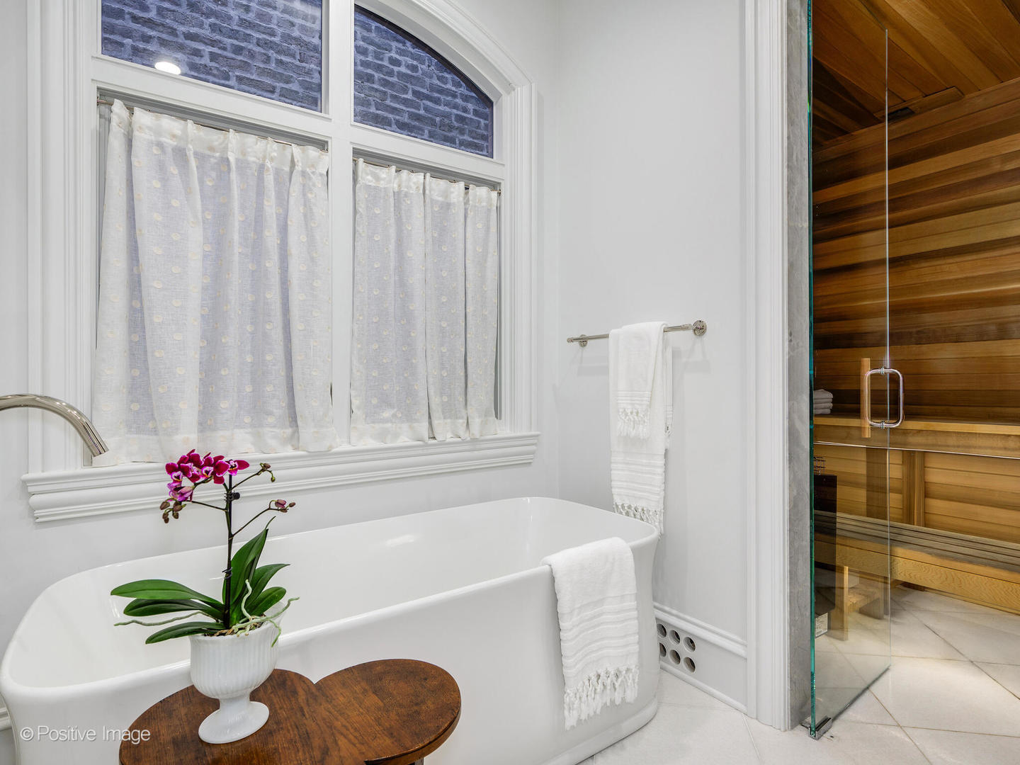 2237 N DAYTON Avenue