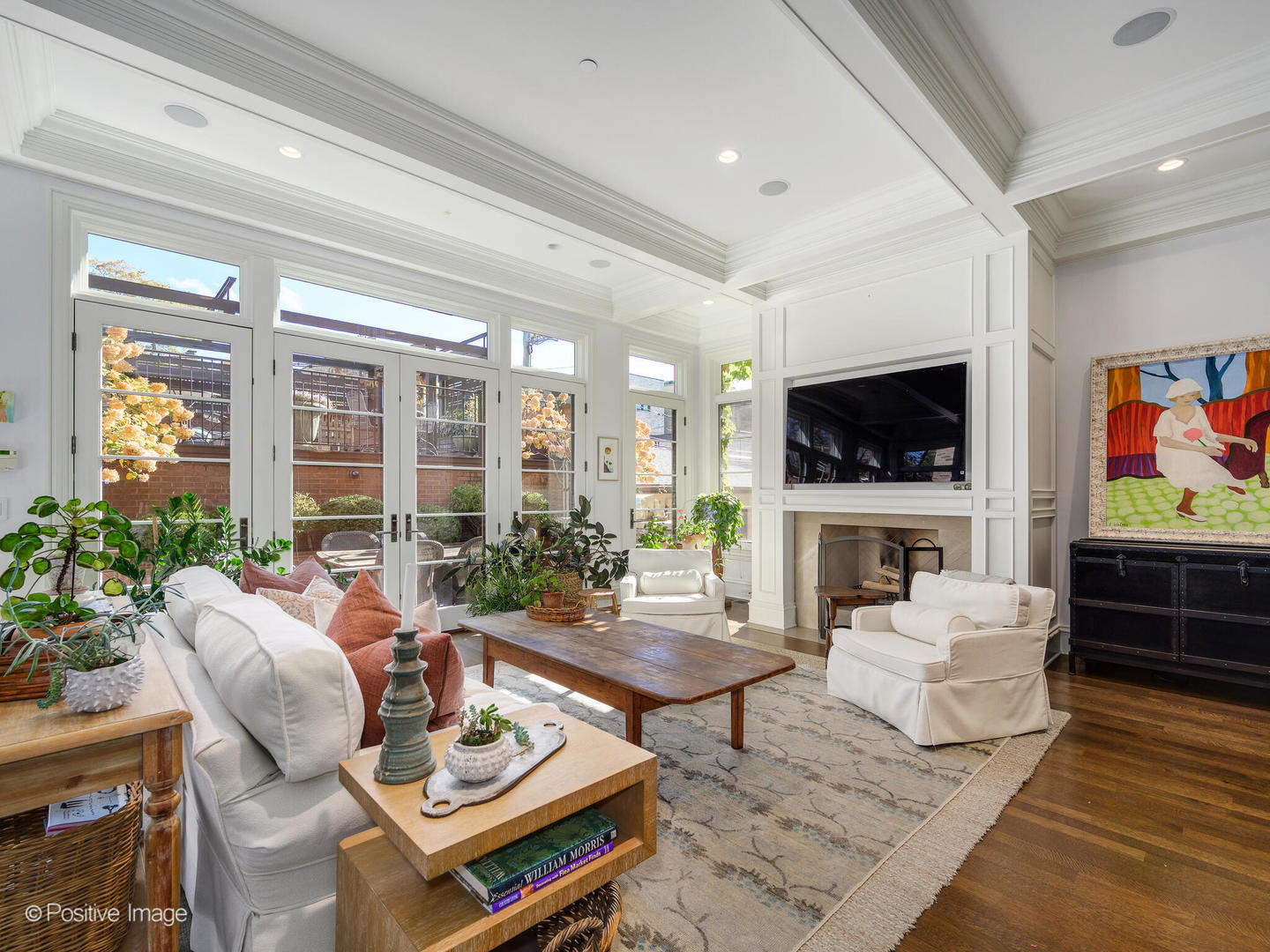 2237 N DAYTON Avenue