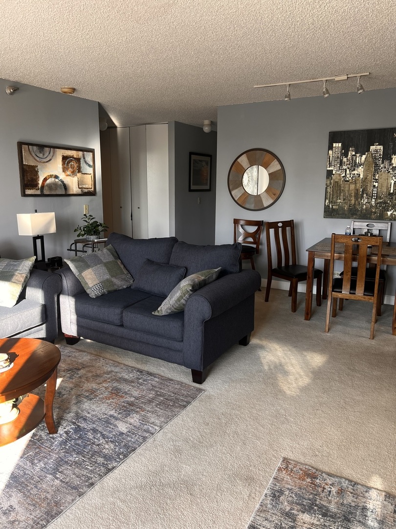 200 N Dearborn Street Unit: 4408