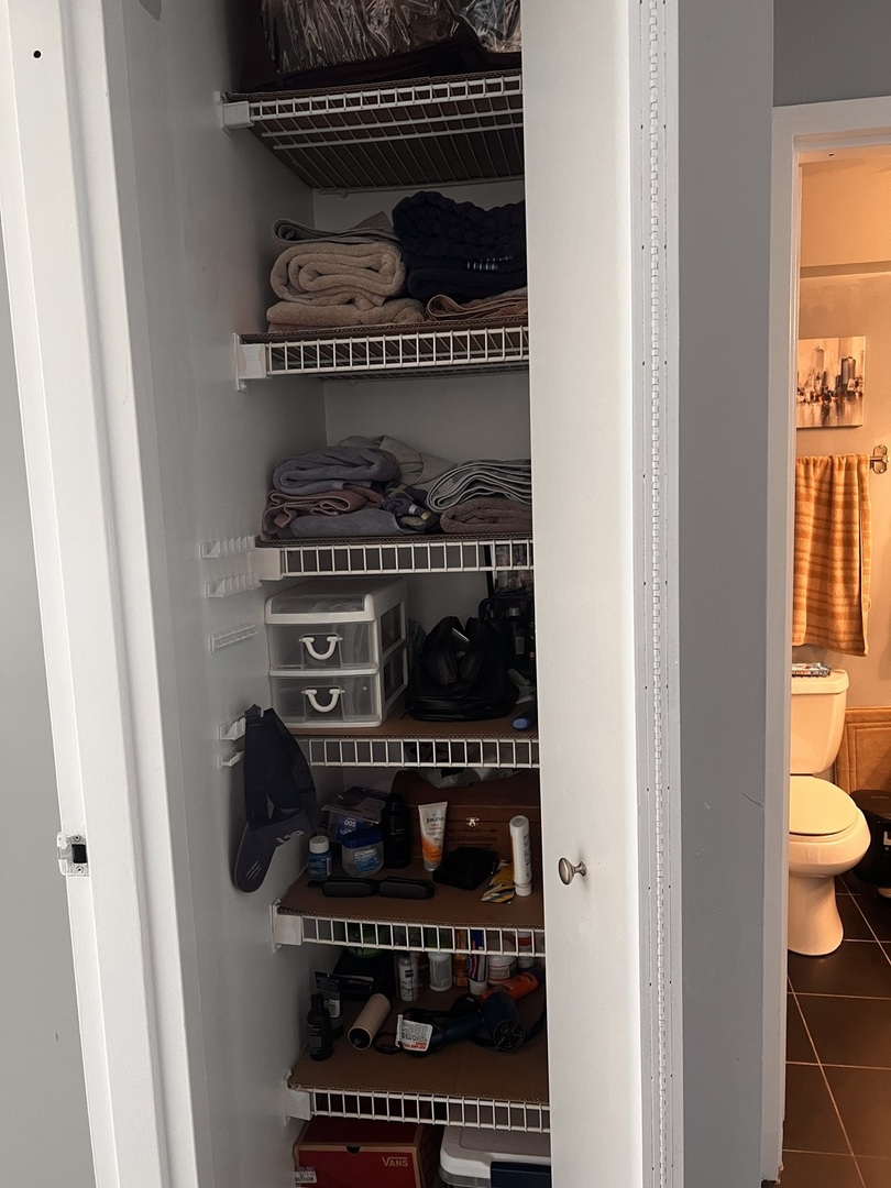 200 N Dearborn Street Unit: 4408