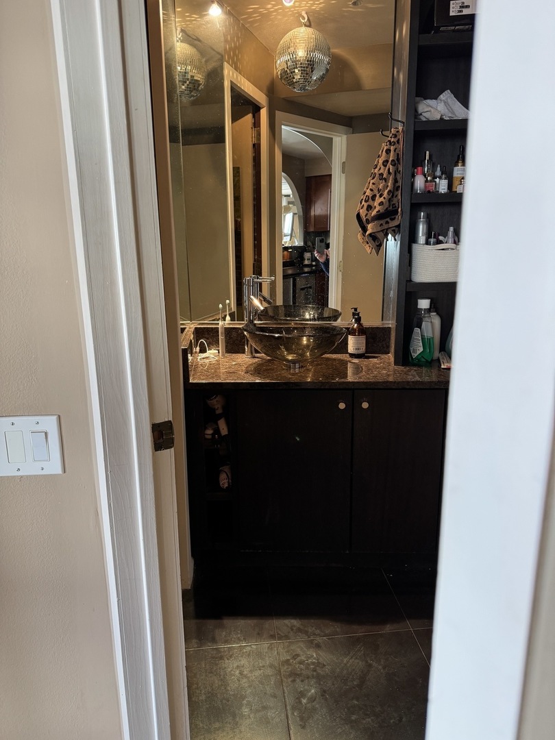 300 N State Street Unit: 5032