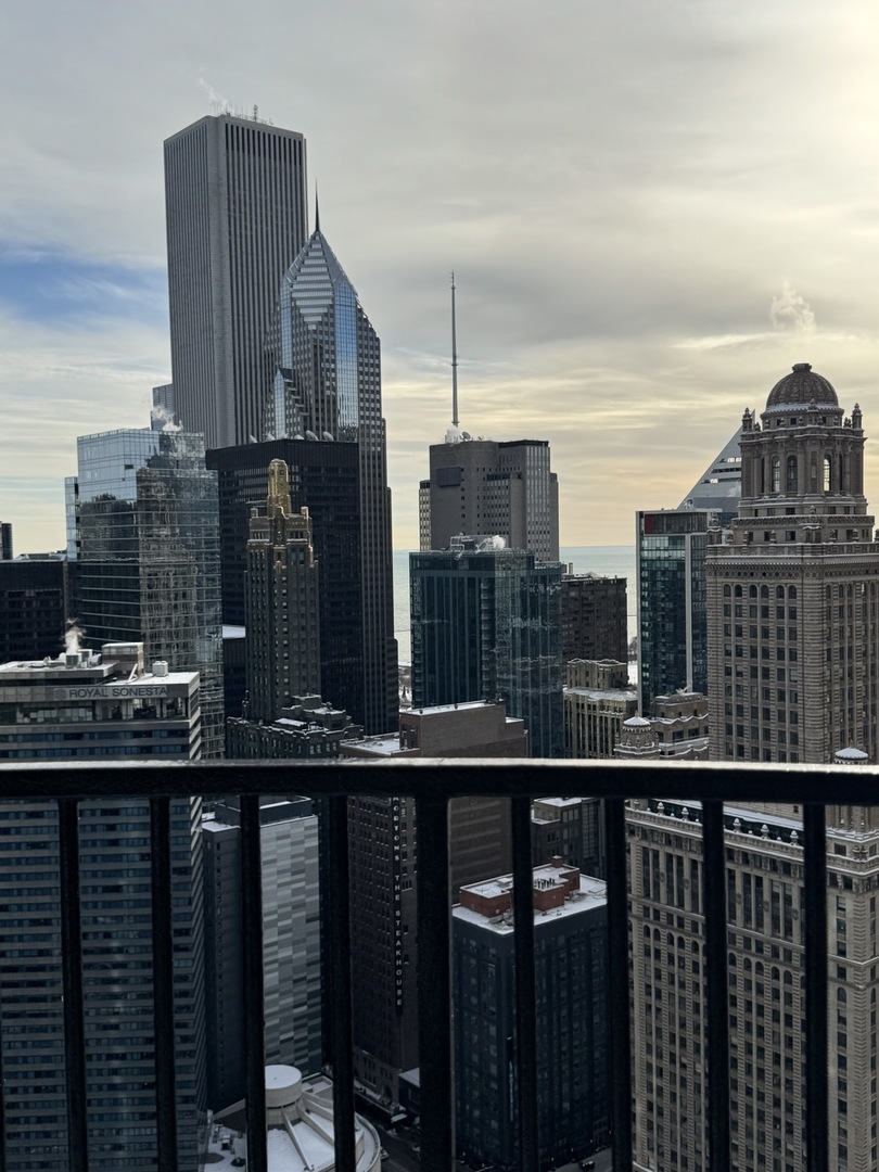 300 N State Street Unit: 5032