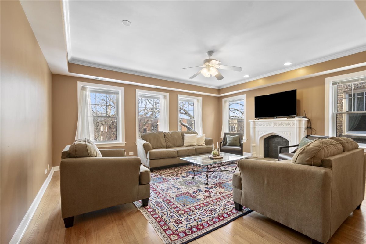 820 DOBSON Street Unit: 3E