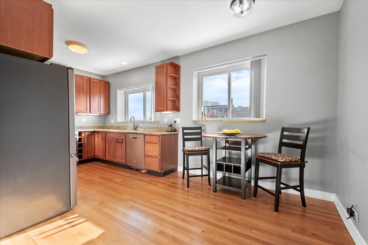 820 DOBSON Street Unit: 3E