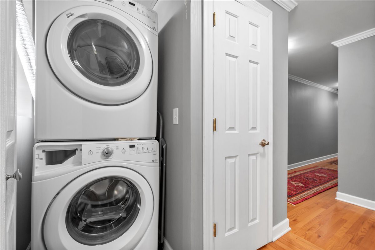 820 DOBSON Street Unit: 3E