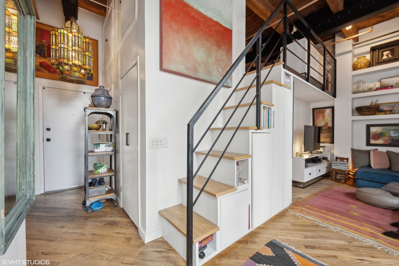 226 N Clinton Street Unit: 526