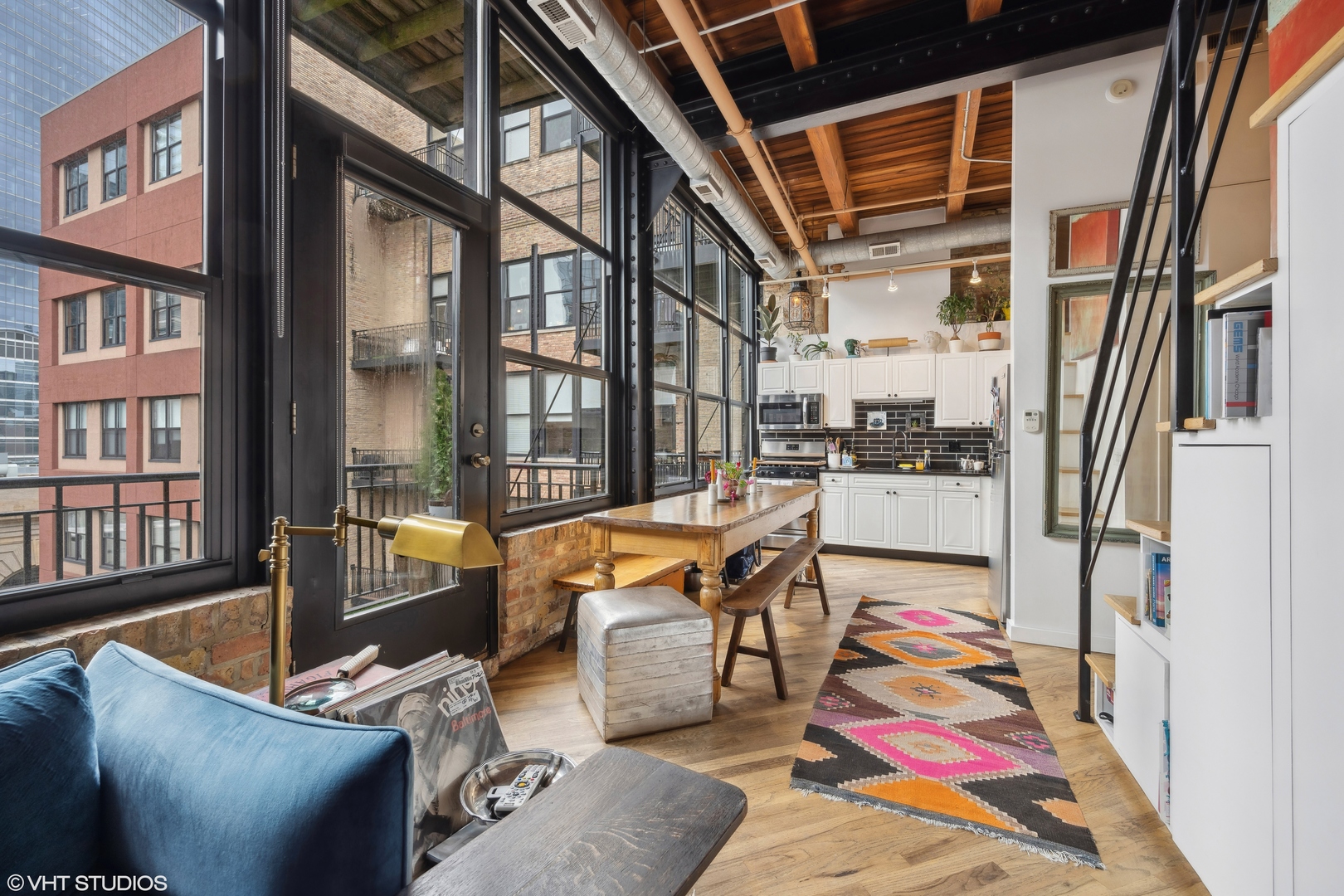 226 N Clinton Street Unit: 526