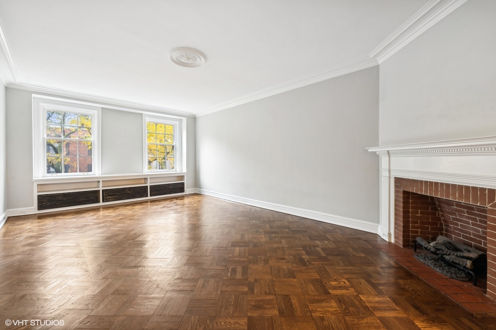 73 E Elm Street Unit: 3B