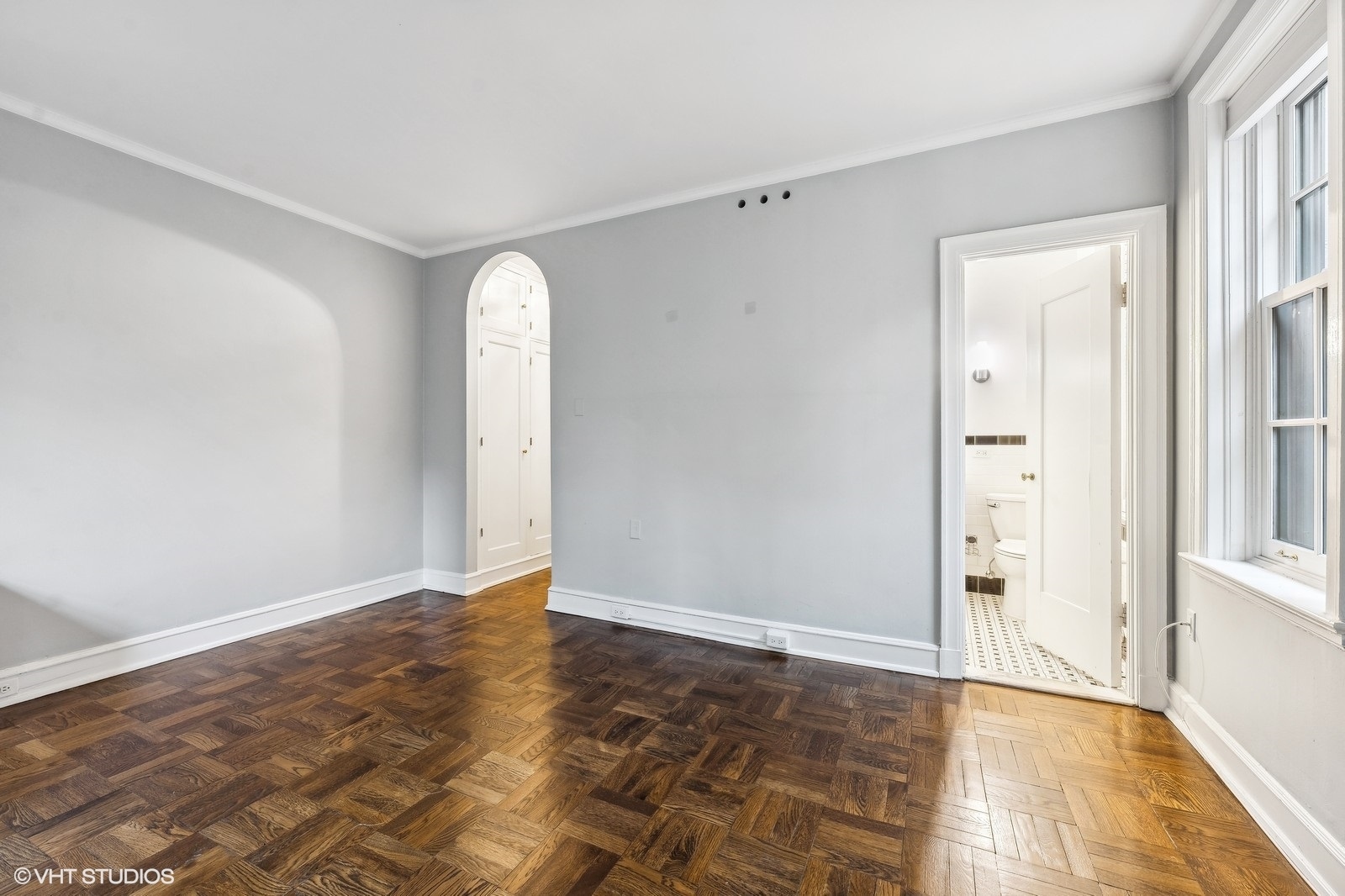 73 E Elm Street Unit: 3B