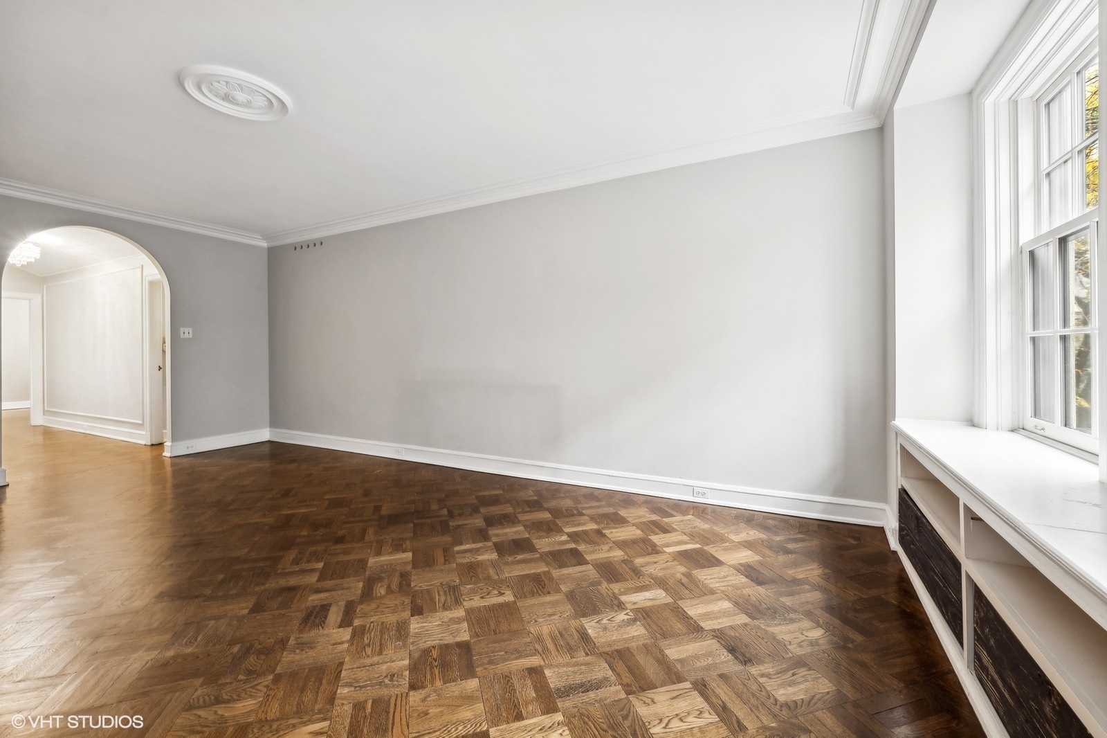 73 E Elm Street Unit: 3B