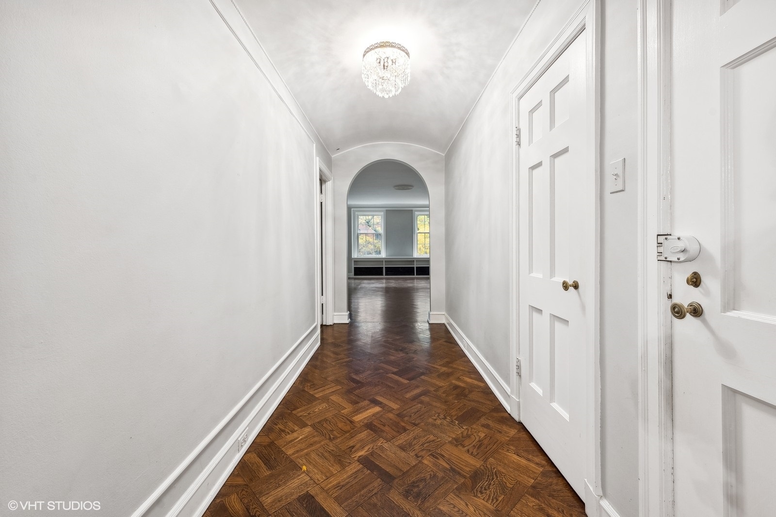 73 E Elm Street Unit: 3B