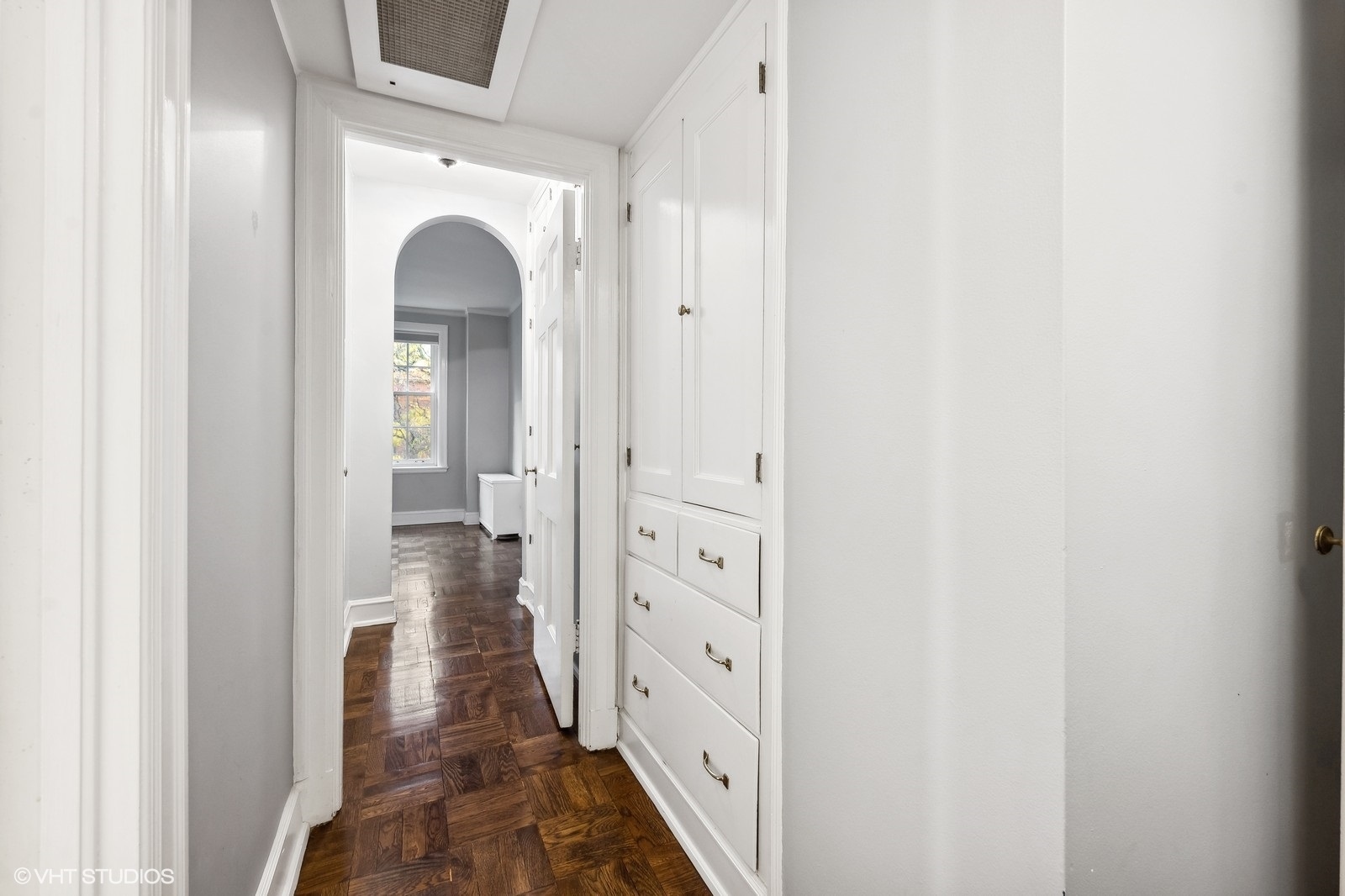 73 E Elm Street Unit: 3B